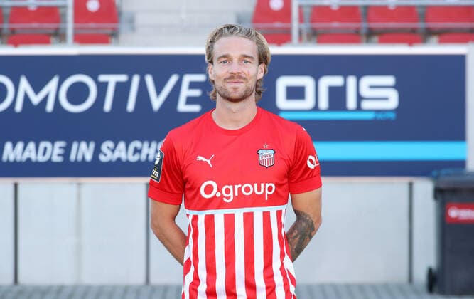 Teampraesentation Zwickau 12.07.2021 Nils Butzen (16, Zwickau); FSV Zwickau; 3.Liga, Porträttermin 2022 2023 , Zwickau, 12.07.2021, GGZ Arena Zwickau, Fussball ,