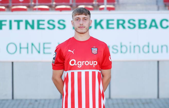 Teampraesentation Zwickau 12.07.2021 Noel Eichinger (11, Zwickau); FSV Zwickau; 3.Liga, Porträttermin 2022 2023 , Zwickau, 12.07.2021, GGZ Arena Zwickau, Fussball ,
