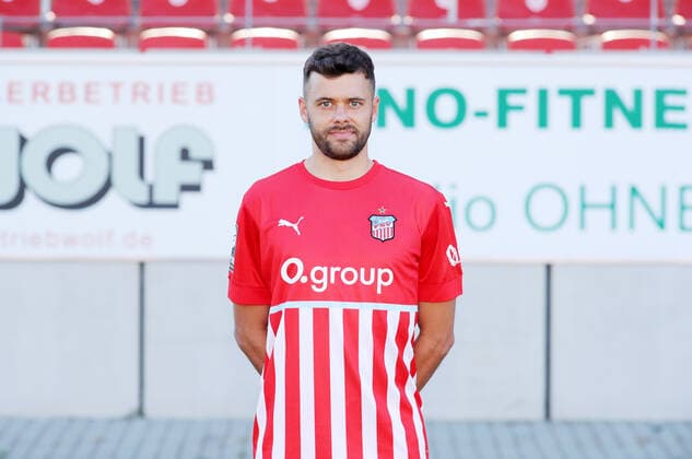 Teampraesentation Zwickau 12.07.2021 Robert Herrmann (8, Zwickau); FSV Zwickau; 3.Liga, Porträttermin 2022 2023 , Zwickau, 12.07.2021, GGZ Arena Zwickau, Fussball ,