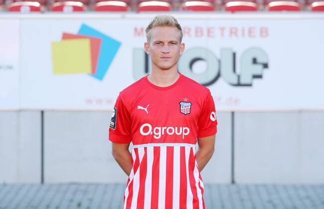 Teampraesentation Zwickau 12.07.2021 Maximilian Jansen (6, Zwickau); FSV Zwickau; 3.Liga, Porträttermin 2022 2023 , Zwickau, 12.07.2021, GGZ Arena Zwickau, Fussball ,