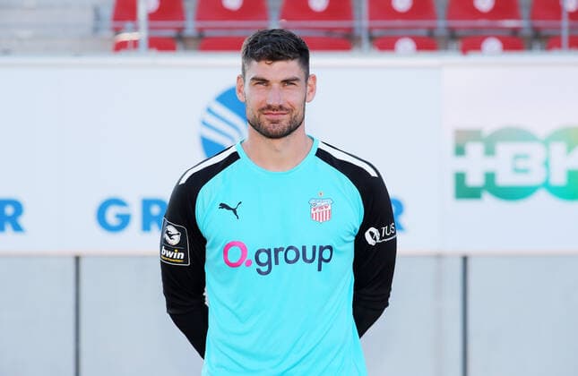 Teampraesentation Zwickau 12.07.2021 Torhüter Johannes Brinkies (1, Zwickau); FSV Zwickau; 3.Liga, Porträttermin 2022 2023 , Zwickau, 12.07.2021, GGZ Arena Zwickau, Fussball ,