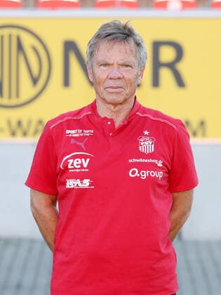 Teampraesentation Zwickau 12.07.2021 Mannschaftsarzt Dr. Hans-Jürgen Lambrecht; FSV Zwickau; 3.Liga, Porträttermin 2022 2023 , Zwickau, 12.07.2021, GGZ Arena Zwickau, Fussball ,