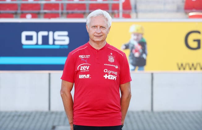 Teampraesentation Zwickau 12.07.2021 Mannschaftsarzt Dr. med. Bernhard Karich; FSV Zwickau; 3.Liga, Porträttermin 2022 2023 , Zwickau, 12.07.2021, GGZ Arena Zwickau, Fussball ,