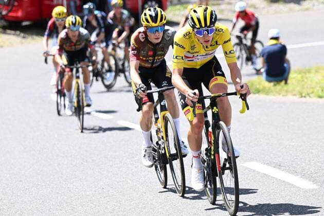 COL DU GRANON, FRANCE - JULY 13 : Pogacar Tadej (SLO) of UAE Team Emirates, Vingegaard Jonas (DEN) of Team Jumbo-Visma during stage 11 of the 109th edition of the 2022 Tour de France cycling race, a stage of 149 kms with start in Albertville and finish in Col du Granon on July 13, 2022 in Col du Granon, France, 13 07 2022 ( Motordriver Kenny Verfaillie - Tour de France 2022 - Stage 11 PhotoNews Panoramic 