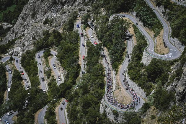 Sport Bilder des Tages July 13, 2022, France: Tour de France 2022 Stage 11 Albertville to Col du Granon Serre Chevalier (151,7km).- Les lacets de Montvernier France - ZUMAz03_ 20220713_stw_z03_005 Copyright: xA.O.Sx