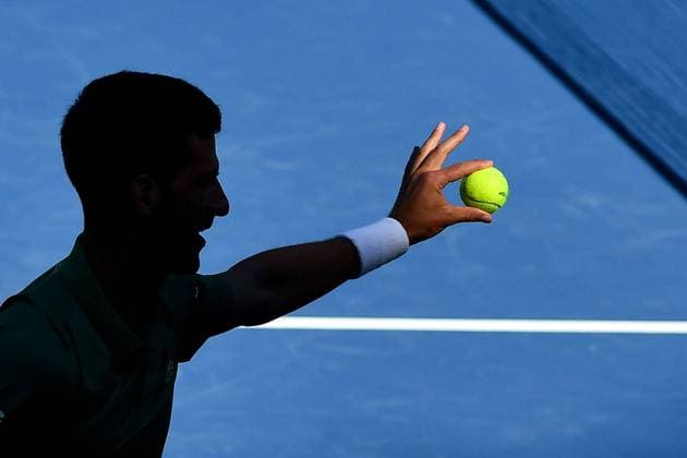 Sport Bilder des Tages (220714) -- VISOKO, July 14, 2022 -- Serbian tennis player Novak Djokovic gestures during an exhibition match in Visoko, Bosnia and Herzegovina, on July 13, 2022. (Photo by Xinhua) (SP)BOSNIA AND HERZEGOVINA-VISOKO-NOVAK DJOKOVIC-EXHIBITION MATCH NedimxGrabovica 