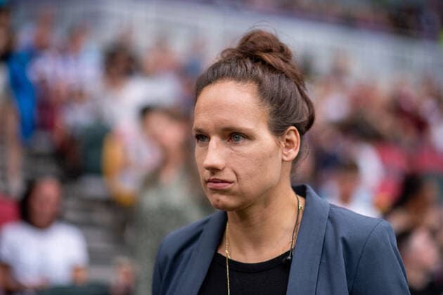 Babett Peter (Ex - Nationalspielerin, Olympiasiegerin und Weltmeisterin) als TV Expertin, GBR, Deutschland vs. Spanien, Fussball UEFA Womens EURO 2022, 12.07.2022, Gruppe B, 2. Spieltag GBR, Deutschland vs. Spanien, Fussball UEFA Womens EURO 2022, 12.07.2022, Gruppe B, 2. Spieltag Brentford Copyright: xEibner Memmlerx EP_MMR