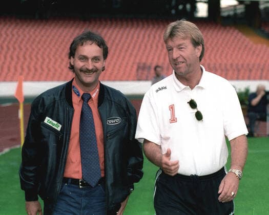 Ui-Cup 1. FC Köln - Standard Lüttich 1:1 19.07.1997 Die Trainer Peter Neururer (köln) und Aad de Mos (Lüttich) Nur fuer journalistische Zwecke! Only for editorial use! *** Ui Cup 1 FC Köln Standard Liege 1 1 19 07 1997 Coaches Peter Neururer köln and Aad de Mos Liege Only for journalistic use Only for editorial use HM