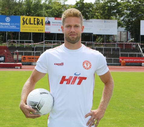 Regionalliga West, Saison 2022 -2023, Fototermin Fortuna Köln, 12.07.2022 - Sascha Marquet ( Fortuna Köln ) Portrait mit Ball