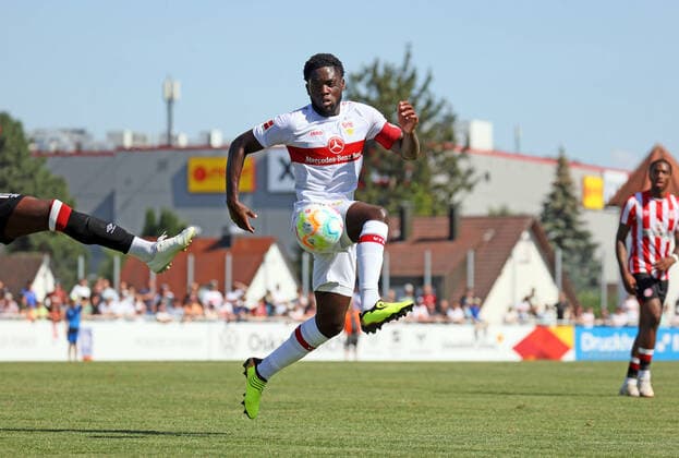 16.07.22 Brentford FC - VfB Stuttgart Deutschland, Friedrichshafen, 16.07.2022, Fussball, Bundesliga, Testspiel, Brentford FC - VfB Stuttgart: Orel Mangala (VfB Stuttgart).