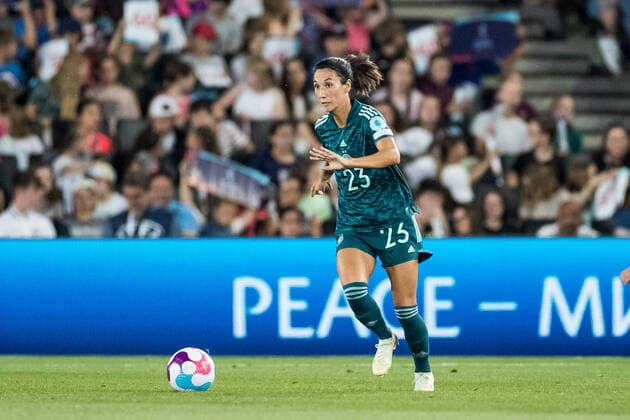 UEFA WOMEN’S EURO ENGLAND 2022: Finnland - Deutschland; 16.07.2022 Sara Doorsoun-Khajeh (Deutschland, 23) UEFA WOMEN’S EURO ENGLAND 2022: Finnland - Deutschland; MK Dons, Milton Keynes, 16.07.2022 Copyright: xBEAUTIFULxSPORTS Wunderlx