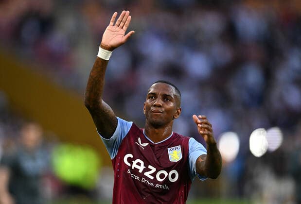 SOCCER ASTON VILLA LEEDS, Ashley Young of Aston Villa celebrates winning the soccer match between Aston Villa and Leeds United at Suncorp Stadium in Brisbane, Sunday, July 17, 2022. ( NO ARCHIVING, EDITORIAL USE ONLY, NO USE IN BOOKS WITHOUT CONSENT BRISBANE QUEENSLAND AUSTRALIA  Copyright: xDARRENxENGLANDx 20220717001680342153