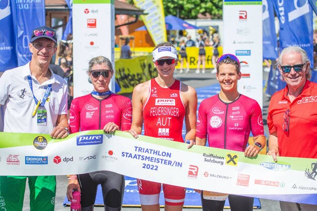 TRIATHLON - Trumer Triathlon 2022 OBERTRUM,AUSTRIA,17.JUL.22 - TRIATHLON - Trumer Triathlon. Image shows Simone Kumhofer (AUT), Therese Feuersinger (AUT) and Jacqueline Kallina (AUT).  GEPAxpictures xGintarexKarpaviciute