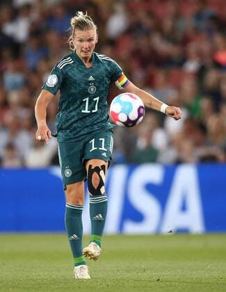 Mandatory Credit: Photo by Michael Zemanek Shutterstock (13031939bk) Alexandra Popp of Germany Finland v Germany, Womens UEFA European Championship, EM, Europameisterschaft Group B, Football, Stadium MK, Milton Keynes, UK - 16 Jul 2022 Finland v Germany, Womens UEFA European Championship, Group B, Football, Stadium MK, Milton Keynes, UK - 16 Jul 2022  Copyright: xMichaelxZemanek Shutterstockx 13031939bk