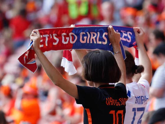 17.07.2022, Fussball, UEFA Womens EURO 2022, Switzerland - Netherlands, GB, Sheffield, Bramall Lane Bild: v. li. Hollaendische Fans Copyright: HMBxMedia xHeikoxBecker