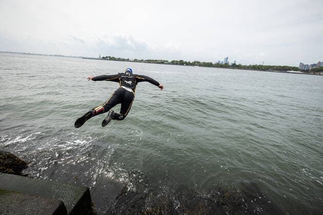 DA COSTA Antonio Felix (por), DS Techeetah, DS E-Tense FE21, portrait jumping into the water podium during the 2022 New York City ePrix, 8th meeting of the 2021-22 ABB FIA Formula E World Championship, WM, Weltmeisterschaft on the Brooklyn Street Circuit from July 14 to 17, in New York, United States of America - AUTO - 2022 FORMULA E NEW YORK CITY ePRIX DPPI Panoramic  03422009_GH_3545