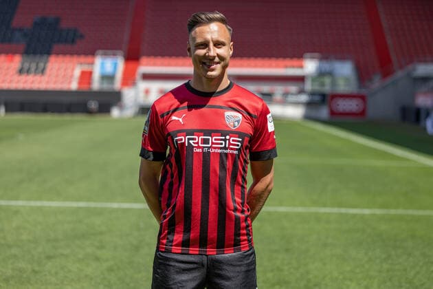 Dominik Franke (3 FCI) ; FC Ingolstadt 04; 3.Liga, Porträttermin 2022 2023, 3. Liga - FC Ingolstadt 04 Saison 2022 2023