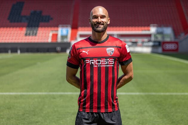 Nico Antonitsch (5, FCI) ; FC Ingolstadt 04; 3.Liga, Porträttermin 2022 2023, 3. Liga - FC Ingolstadt 04 Saison 2022 2023