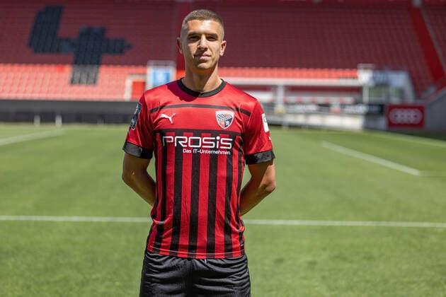 Nikola Stevanovic (15, FCI) ; FC Ingolstadt 04; 3.Liga, Porträttermin 2022 2023, 3. Liga - FC Ingolstadt 04 Saison 2022 2023