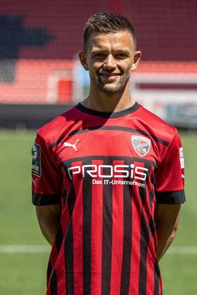 Visar Musliu (16, FCI) ; FC Ingolstadt 04; 3.Liga, Porträttermin 2022 2023, 3. Liga - FC Ingolstadt 04 Saison 2022 2023