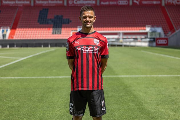 Visar Musliu (16, FCI) ; FC Ingolstadt 04; 3.Liga, Porträttermin 2022 2023, 3. Liga - FC Ingolstadt 04 Saison 2022 2023