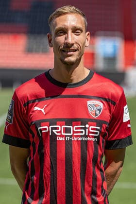 Tobias Schröck (21, FCI) Kapitän; FC Ingolstadt 04; 3.Liga, Porträttermin 2022 2023, 3. Liga - FC Ingolstadt 04 Saison 2022 2023