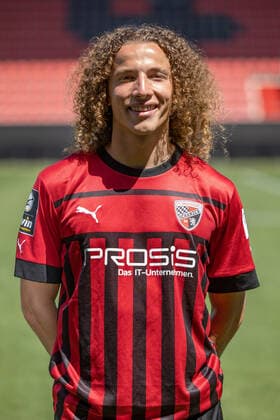 Tim Civeja (8, FCI) ; FC Ingolstadt 04; 3.Liga, Porträttermin 2022 2023, 3. Liga - FC Ingolstadt 04 Saison 2022 2023