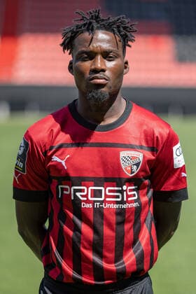 Hans Nunoo Sarpei (18 FCI) ; FC Ingolstadt 04; 3.Liga, Porträttermin 2022 2023, 3. Liga - FC Ingolstadt 04 Saison 2022 2023