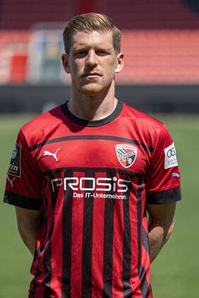 Denis Linsmayer (23, FCI) ; FC Ingolstadt 04; 3.Liga, Porträttermin 2022 2023, 3. Liga - FC Ingolstadt 04 Saison 2022 2023