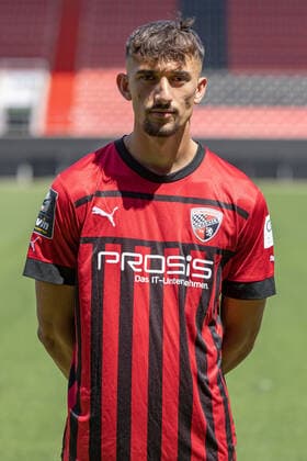 Arian Llugiqi (25, FCI) ; FC Ingolstadt 04; 3.Liga, Porträttermin 2022 2023, 3. Liga - FC Ingolstadt 04 Saison 2022 2023