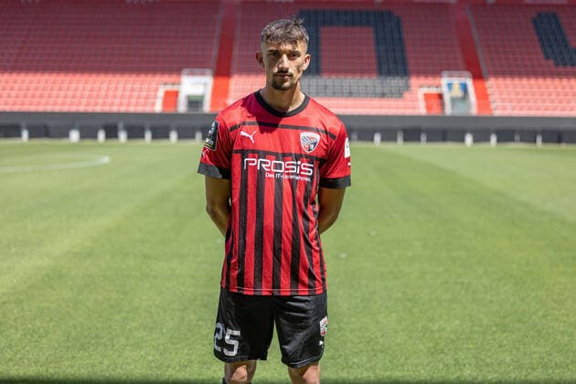 Arian Llugiqi (25, FCI) ; FC Ingolstadt 04; 3.Liga, Porträttermin 2022 2023, 3. Liga - FC Ingolstadt 04 Saison 2022 2023