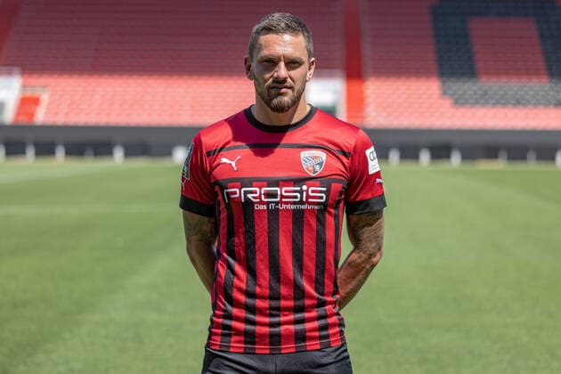 Pascal Testroet (37, FCI) ; FC Ingolstadt 04; 3.Liga, Porträttermin 2022 2023, 3. Liga - FC Ingolstadt 04 Saison 2022 2023