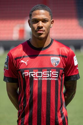 Justin Butler (31, FCI) ; FC Ingolstadt 04; 3.Liga, Porträttermin 2022 2023, 3. Liga - FC Ingolstadt 04 Saison 2022 2023