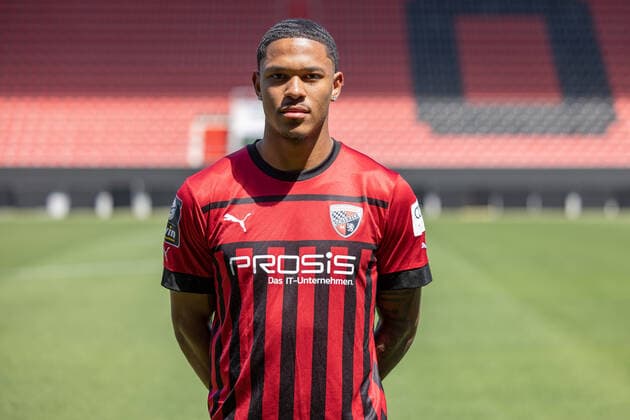 Justin Butler (31, FCI) ; FC Ingolstadt 04; 3.Liga, Porträttermin 2022 2023, 3. Liga - FC Ingolstadt 04 Saison 2022 2023