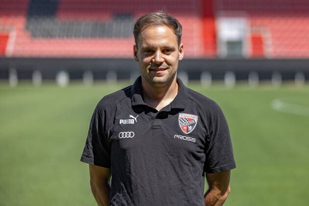 Physio Dominik Dürrschmidt; FC Ingolstadt 04; 3.Liga, Porträttermin 2022 2023, 3. Liga - FC Ingolstadt 04 Saison 2022 2023