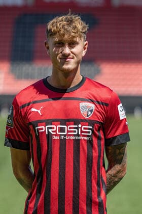 Calvin Brackelmann (17, FCI) ; FC Ingolstadt 04; 3.Liga, Porträttermin 2022 2023, 3. Liga - FC Ingolstadt 04 Saison 2022 2023