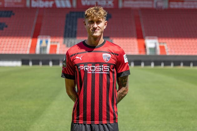 Calvin Brackelmann (17, FCI) ; FC Ingolstadt 04; 3.Liga, Porträttermin 2022 2023, 3. Liga - FC Ingolstadt 04 Saison 2022 2023