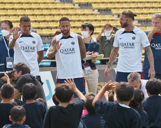 Sport Themen der Woche KW29 Sport Bilder des Tages (L-R)Paris Saint-Germain forward Kylian Mbappe, forward Neymar Jr, defender Sergio Ramos attend the kids soccer clinic in Tokyo, Japan on Monday, July 18, 2022.  TKP2022071801 KEIZOxMORI