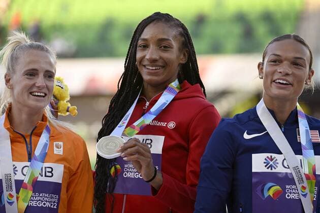 zEUGENE, THE UNITED STATES OF AMERICA - JULY 18 : Nafissatou Thiam pictured during the podium ceremony after Heptathlon on day 4 of the World Athletics Championships Oregon 22 on July 18, 2022 in Eugene, The United States of America, 18 07 2022 ( World Athletics Championships Oregon 22 - day 4 PhotoNews Panoramic 