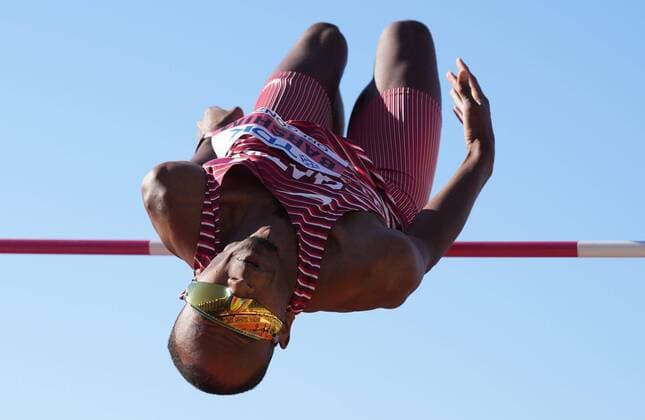 Sport Bilder des Tages (220719) -- EUGENE, July 19, 2022 -- Qatar s Mutaz Essa Barshim competes during the men s high jump final at the World Athletics Championships Oregon22 in Eugene, Oregon, the United States, July 18, 2022. ) (SP)U.S.-EUGENE-ATHLETICS-WORLD CHAMPIONSHIPS-MEN S HIGH JUMP FINAL WuxXiaoling 