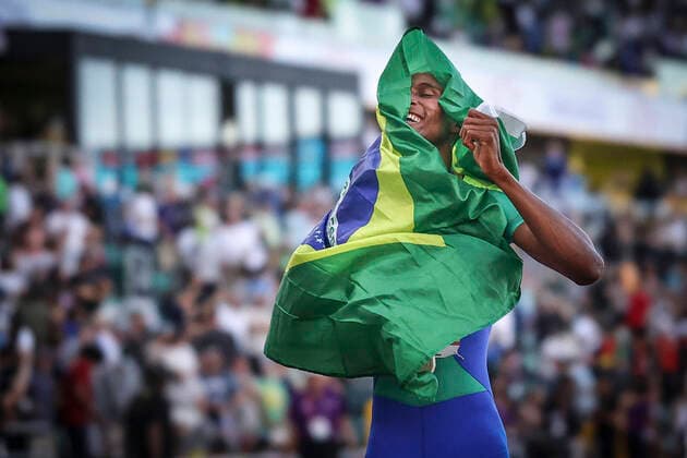 Bilder des Jahres 2022, Sport 07 Juli Sport Themen der Woche KW29 Sport Bilder des Tages World Athletics Championships Oregon 22; United States of America, 19.07.2022 Alison DOS SANTOS (BRA) gewinnt Gold ueber 400m Huerden am 19.07.22 im Hayward Field in Eugene an Tag 5 der World Athletics Championships Oregon22. *** World Athletics Championships Oregon 22 United States of America, 19 07 2022 Alison DOS SANTOS BRA wins gold in the 400m hurdles on 19 07 22 at Hayward Field in Eugene on Day 5 of the World Athletics Championships Oregon22 Copyright: xBEAUTIFULxSPORTS AxelxKohringx