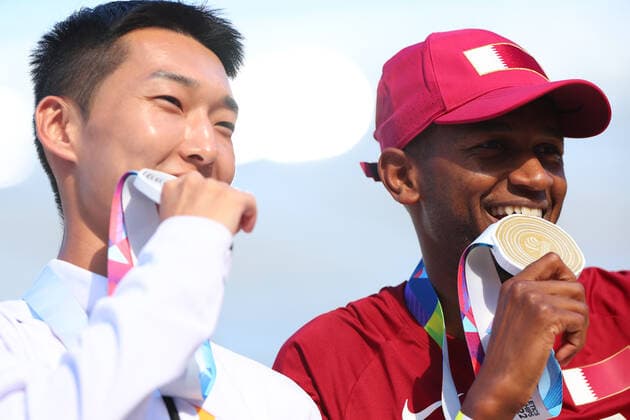 (L-R) Woo Sanghyeok (KOR), Mutaz Essa Barshim (QAT), JULY 19, 2022 - Athletics : IAAF World Championships Oregon 2022 Men s High Jump Award ceremony at Hayward Field, Eugene, Oregon, USA.  (193910583)