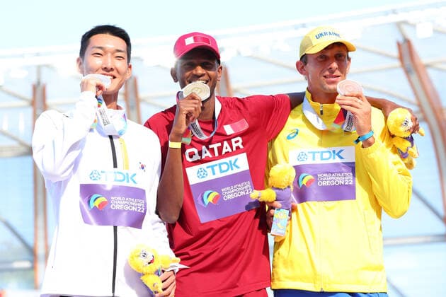 (L-R) Woo Sanghyeok (KOR), Mutaz Essa Barshim (QAT), Andriy Protsenko (UKR), JULY 19, 2022 - Athletics : IAAF World Championships Oregon 2022 Men s High Jump Award ceremony at Hayward Field, Eugene, Oregon, USA.  (193910584)