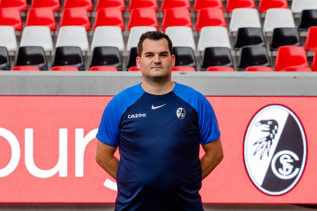 Max Beckmann Zeugwart SC Freiburg, 1.Bundesliga, Portraittermin 2022 2022, 20.07.2022 DFB DFL REGULATIONS PROHIBIT ANY USE OF PHOTOGRAPHS AS IMAGE SEQUENCES AND OR QUASI-VIDEO SC Freiburg, 1.Bundesliga, Portraittermin 2022 2023, 20.07.2022 Freiburg Copyright: xEibner-Pressefoto RogerxBuerkex EP_EER