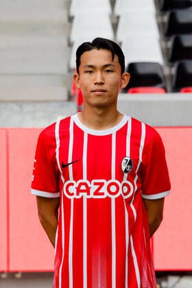 Wooyeong Jeong (SC Freiburg, 29) SC Freiburg, 1.Bundesliga, Portraittermin 2022 2022, 20.07.2022 DFB DFL REGULATIONS PROHIBIT ANY USE OF PHOTOGRAPHS AS IMAGE SEQUENCES AND OR QUASI-VIDEO SC Freiburg, 1.Bundesliga, Portraittermin 2022 2023, 20.07.2022 Freiburg Copyright: xEibner-Pressefoto RogerxBuerkex EP_EER