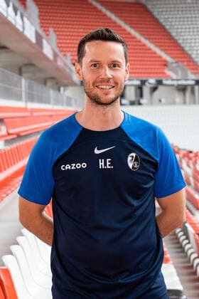 Mannschaftsartz Dr. Helge Eberbach SC Freiburg, 1.Bundesliga, Portraittermin 2022 2022, 20.07.2022 DFB DFL REGULATIONS PROHIBIT ANY USE OF PHOTOGRAPHS AS IMAGE SEQUENCES AND OR QUASI-VIDEO SC Freiburg, 1.Bundesliga, Portraittermin 2022 2023, 20.07.2022 Freiburg Copyright: xEibner-Pressefoto RogerxBuerkex EP_EER