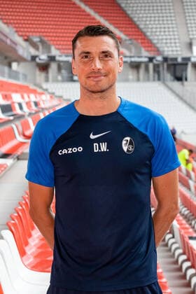 Athletiktrainer Daniel Wolf SC Freiburg, 1.Bundesliga, Portraittermin 2022 2022, 20.07.2022 DFB DFL REGULATIONS PROHIBIT ANY USE OF PHOTOGRAPHS AS IMAGE SEQUENCES AND OR QUASI-VIDEO SC Freiburg, 1.Bundesliga, Portraittermin 2022 2023, 20.07.2022 Freiburg Copyright: xEibner-Pressefoto RogerxBuerkex EP_EER