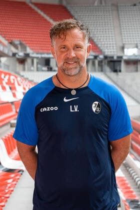 Co Trainer Lars Vossler SC Freiburg, 1.Bundesliga, Portraittermin 2022 2022, 20.07.2022 DFB DFL REGULATIONS PROHIBIT ANY USE OF PHOTOGRAPHS AS IMAGE SEQUENCES AND OR QUASI-VIDEO SC Freiburg, 1.Bundesliga, Portraittermin 2022 2023, 20.07.2022 Freiburg Copyright: xEibner-Pressefoto RogerxBuerkex EP_EER