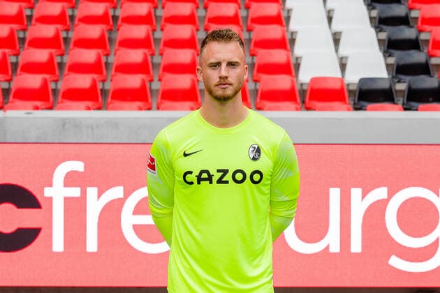 Mark Flekken (SC Freiburg, 26) SC Freiburg, 1.Bundesliga, Portraittermin 2022 2022, 20.07.2022 DFB DFL REGULATIONS PROHIBIT ANY USE OF PHOTOGRAPHS AS IMAGE SEQUENCES AND OR QUASI-VIDEO SC Freiburg, 1.Bundesliga, Portraittermin 2022 2023, 20.07.2022 Freiburg Copyright: xEibner-Pressefoto RogerxBuerkex EP_EER