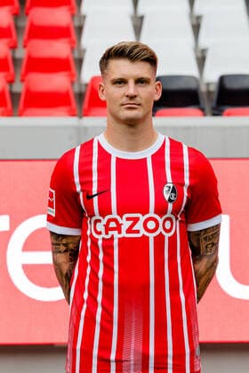 Lukas Kuebler (SC Freiburg, 17) SC Freiburg, 1.Bundesliga, Portraittermin 2022 2022, 20.07.2022 DFB DFL REGULATIONS PROHIBIT ANY USE OF PHOTOGRAPHS AS IMAGE SEQUENCES AND OR QUASI-VIDEO SC Freiburg, 1.Bundesliga, Portraittermin 2022 2023, 20.07.2022 Freiburg Copyright: xEibner-Pressefoto RogerxBuerkex EP_EER